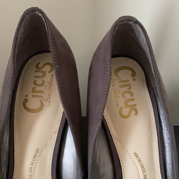 Gray NEVER WORN Heels get u business meeting ready - Picture 5 of 7